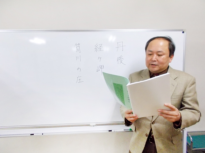国語力に定評がある文京区の総合学習塾教師　授業風景