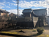 自宅裏の神社。朝の風景をアップしようと思っていて忘れていました。青空と苔がかった土、梅もつぼみがほころび始めています。好きな風景です。(2020.1.29)