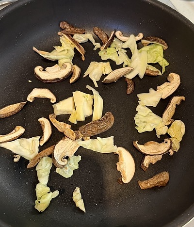 育てるだけじゃない。椎茸を"商品化"へ