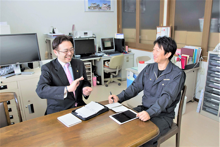 お客様の会社での打合せ風景