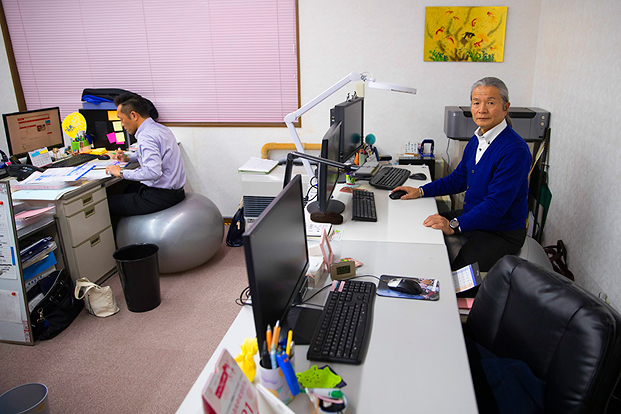 髙岡和人さん仕事風景