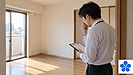 見た目はきれいなのに、なぜ臭う？ 空室の見回りで担当者が立ち止まった瞬間