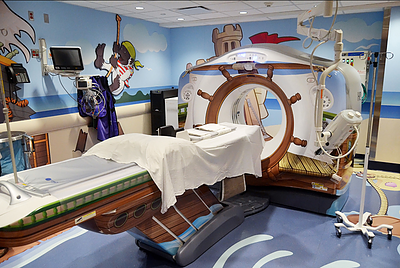 MRI検査室を子供の探検の場にした画像