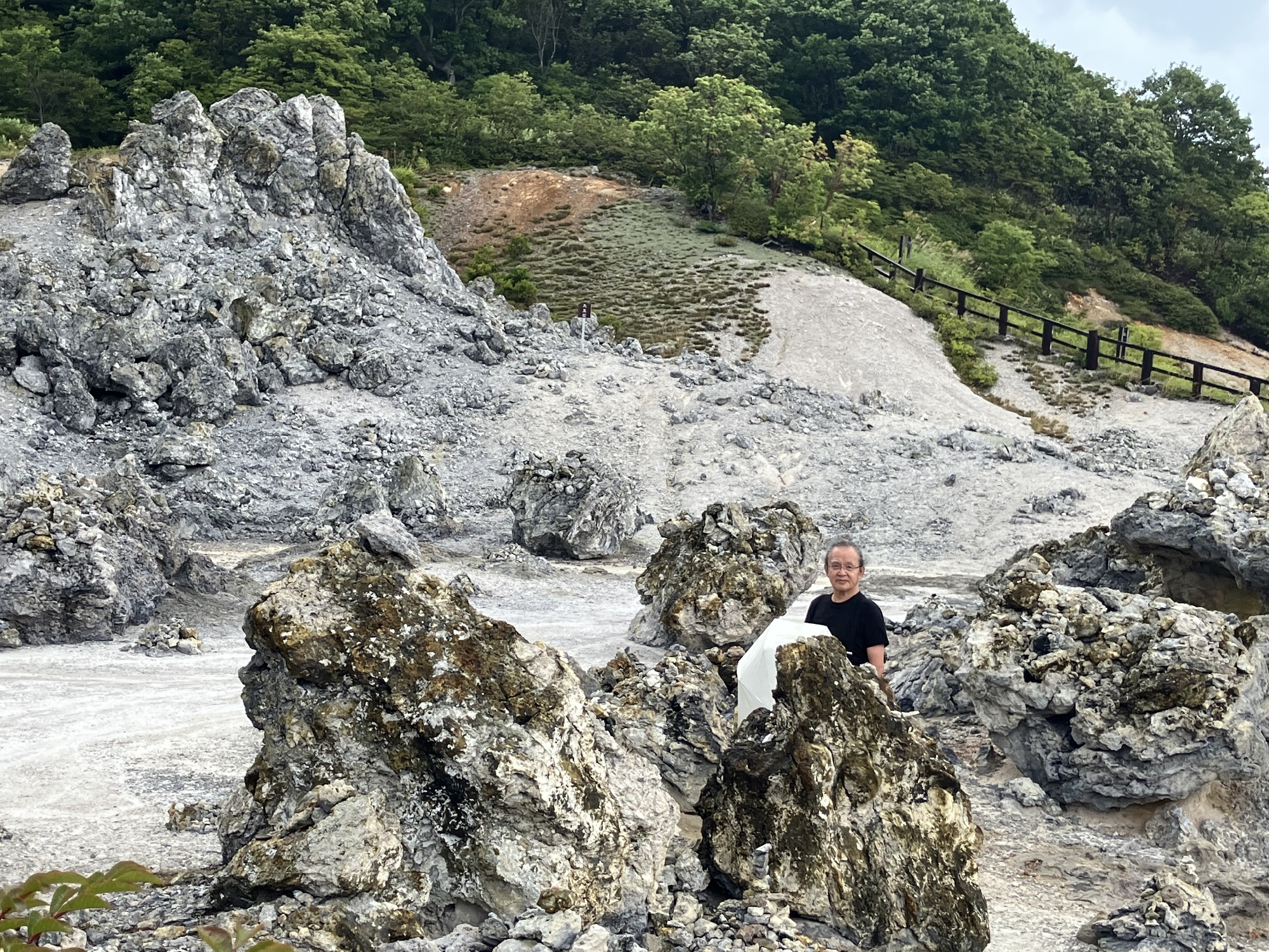 恐山　菩提寺　境内裏側の「地獄」「極楽浜」