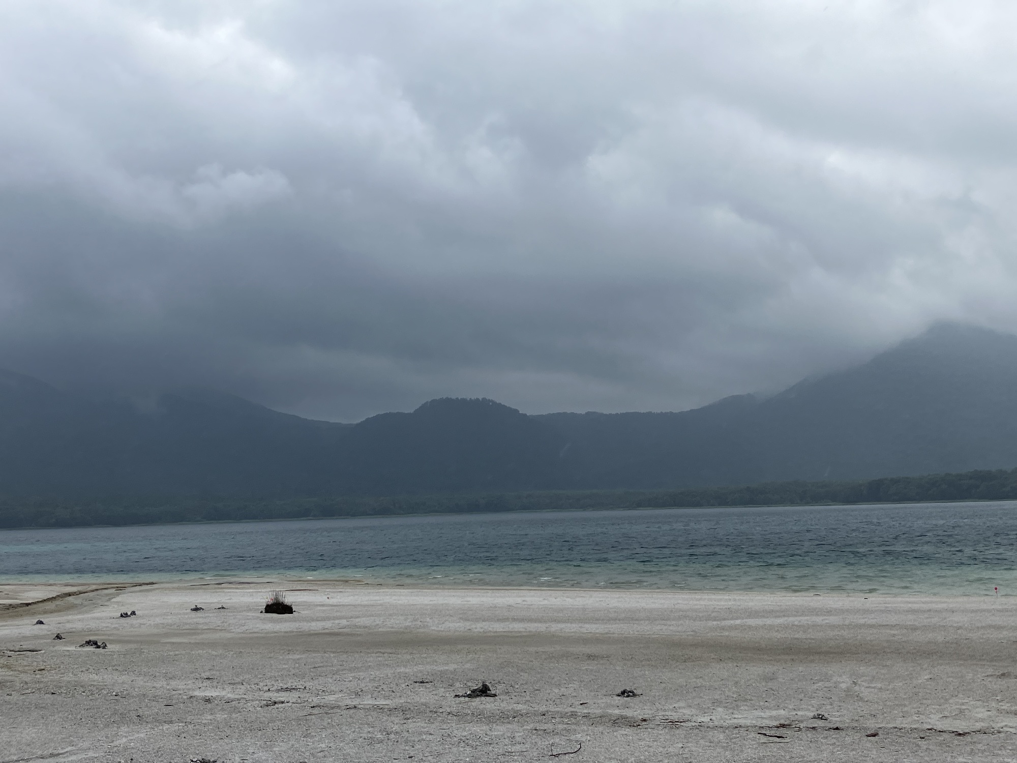 恐山　菩提寺　境内裏側の「地獄」「極楽浜」
