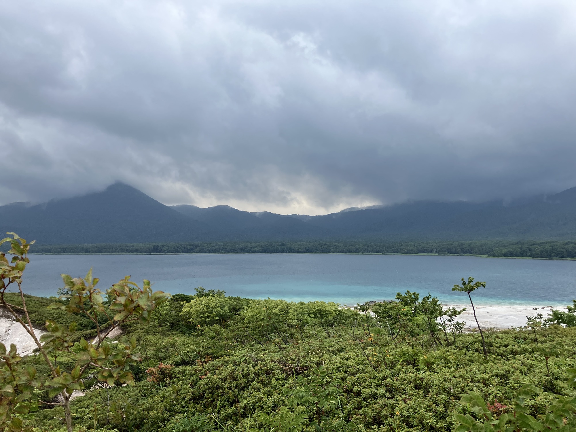 恐山　菩提寺　境内裏側の「地獄」「極楽浜」