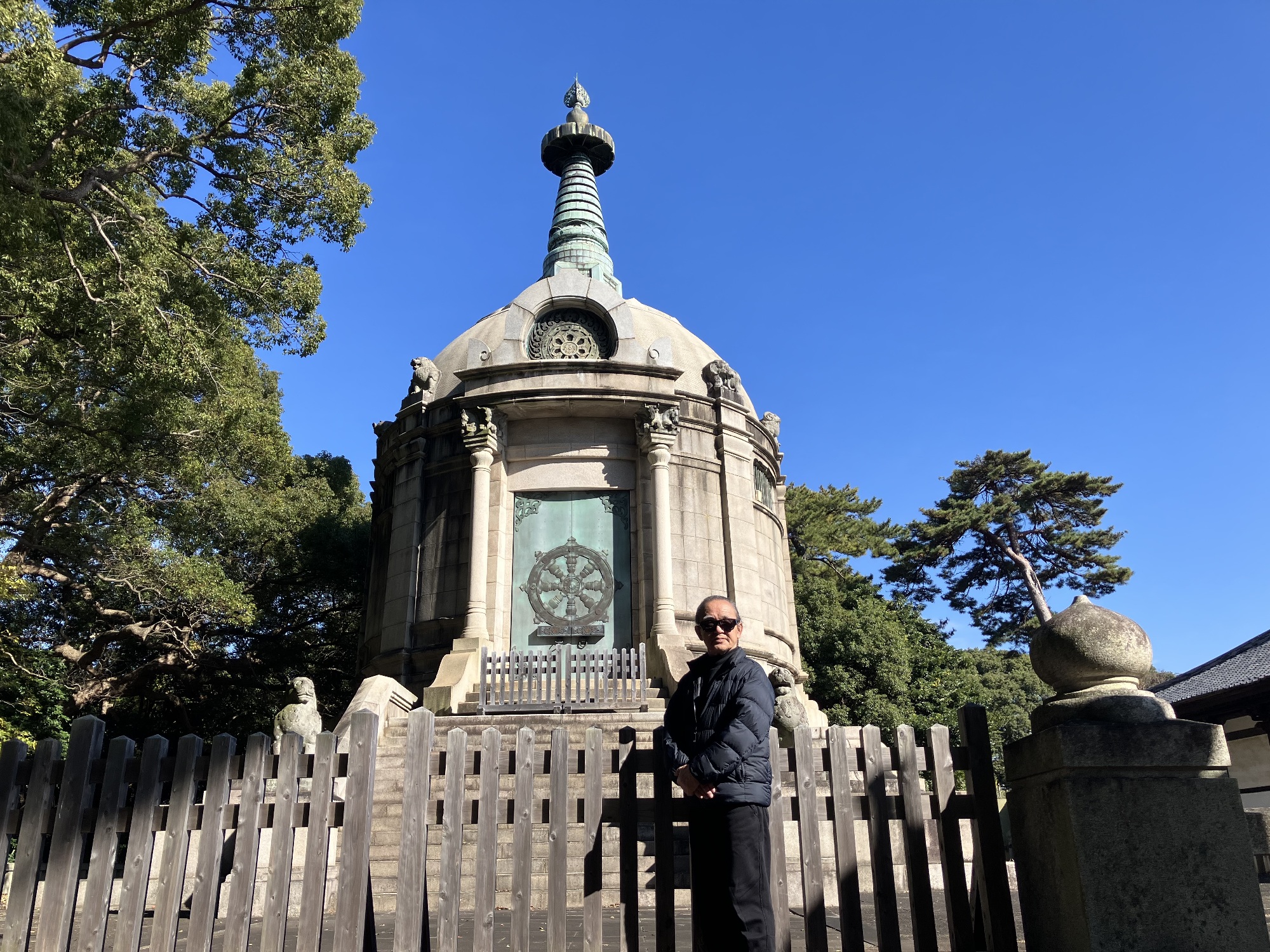 聖教殿　立正安国論など保存