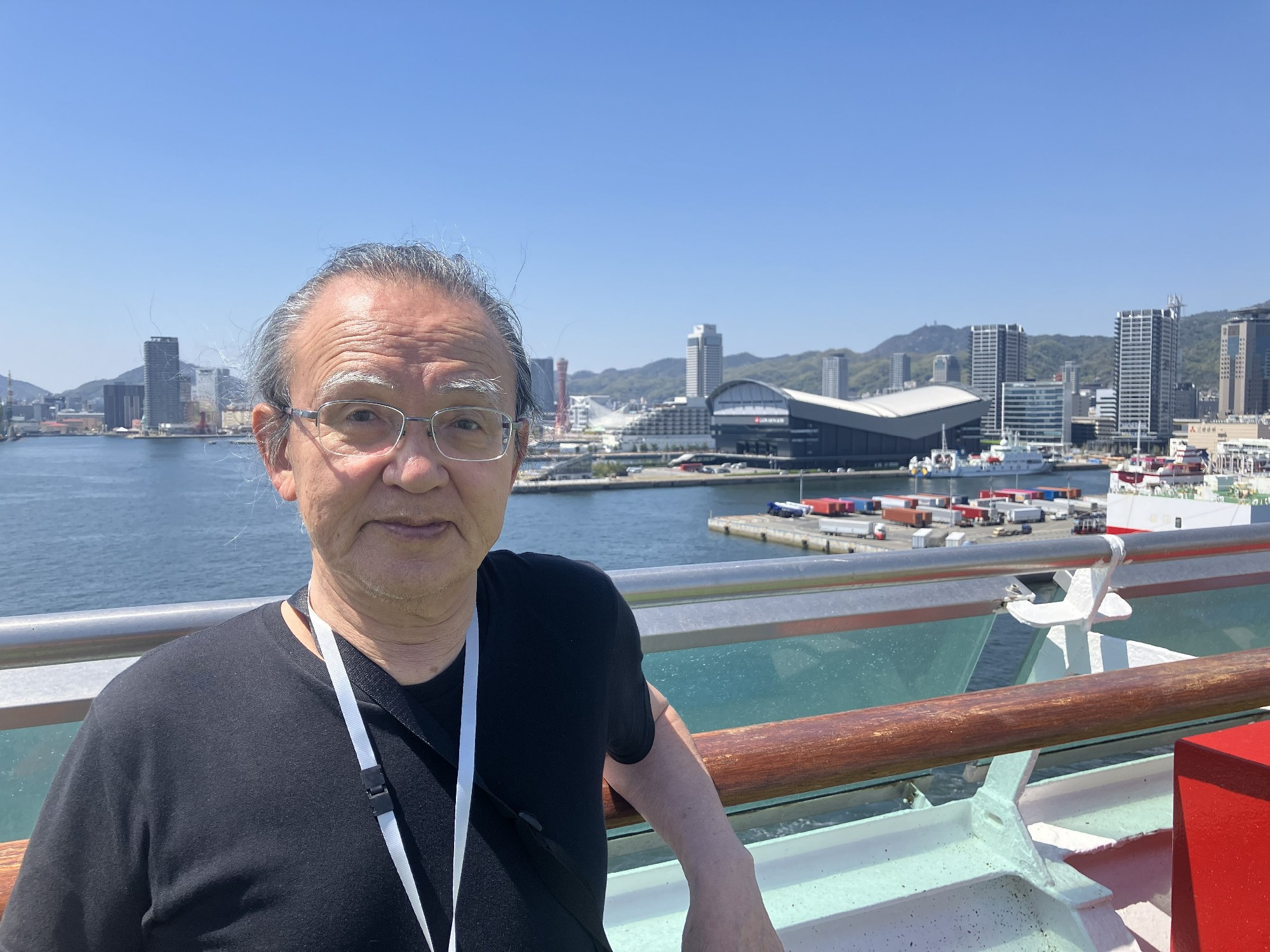 横浜から神戸へ
神戸港でくつろぎました