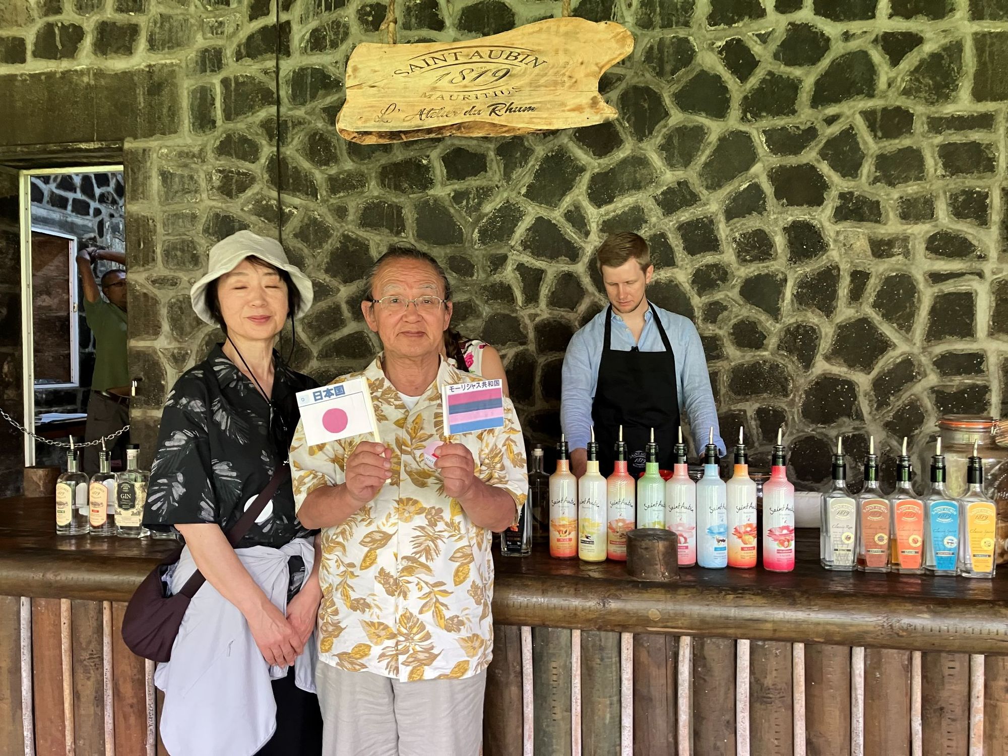 ラム酒工房で気功の先生とツーショット