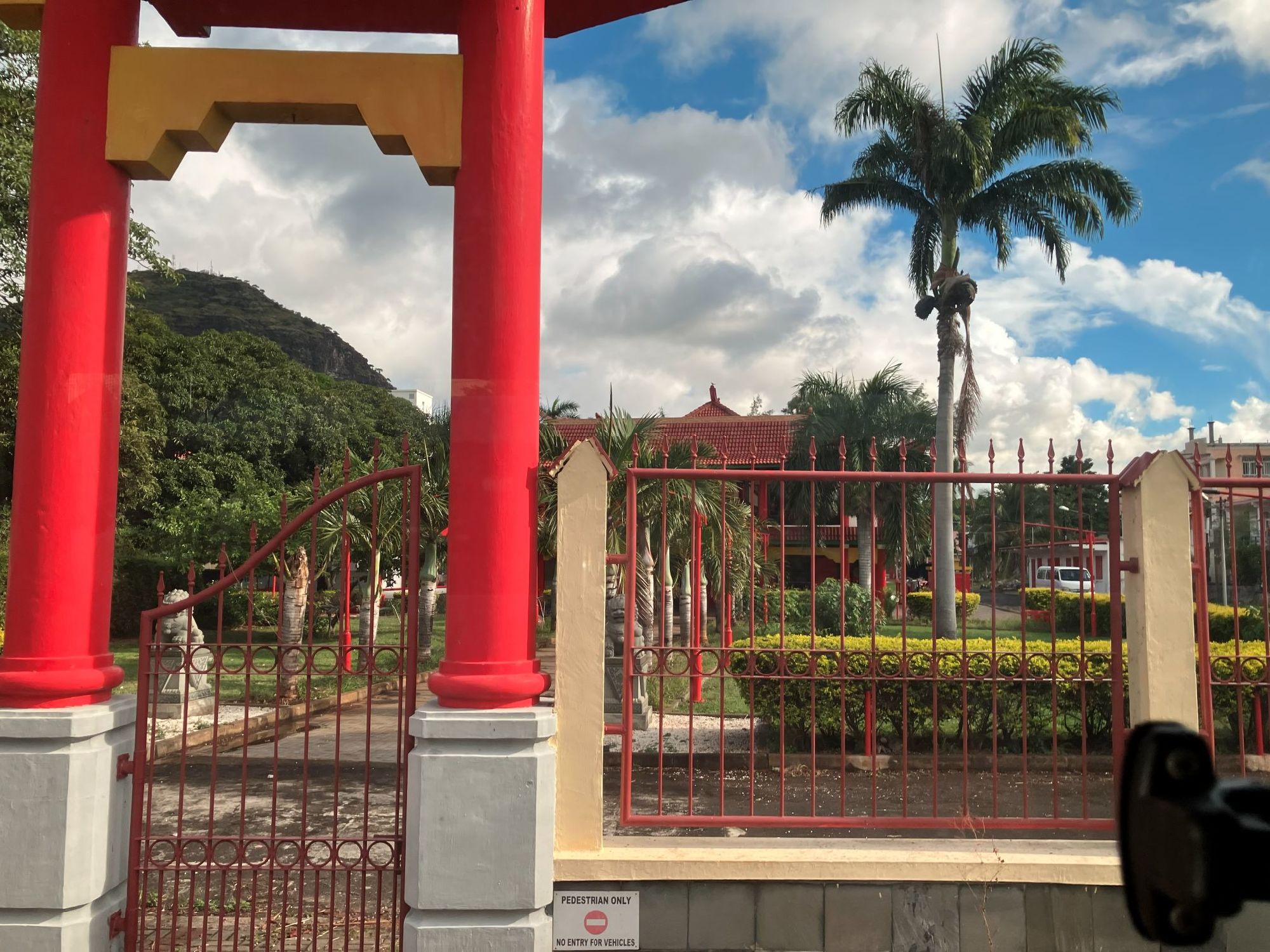 チャイナ・パゴダ通過中