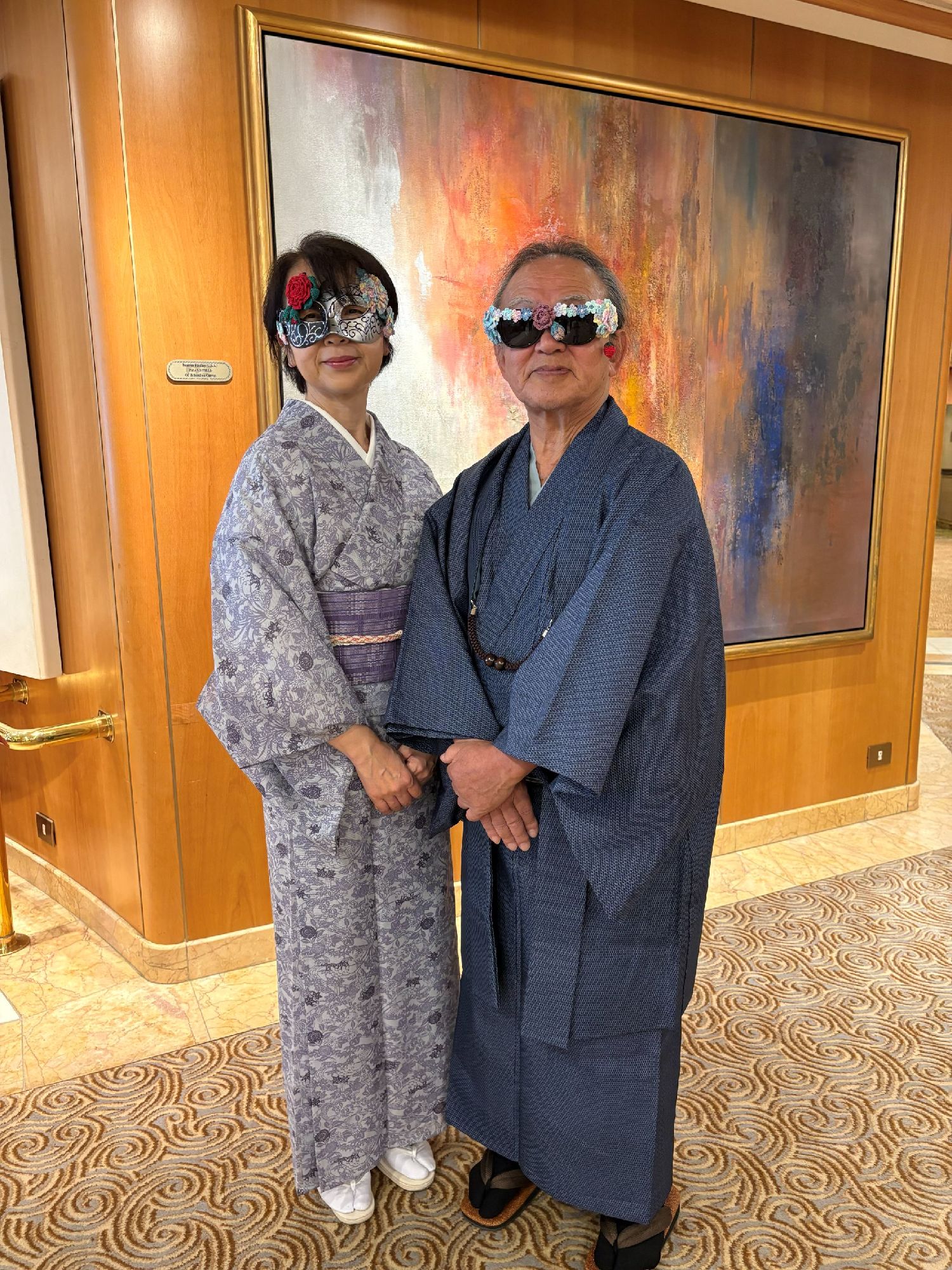 マスカレードパーティーで気功の先生と和服でおしゃ