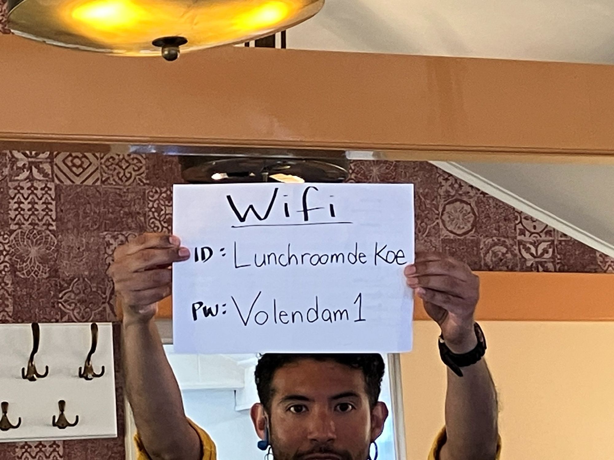 どこのレストランでもフリーWifi