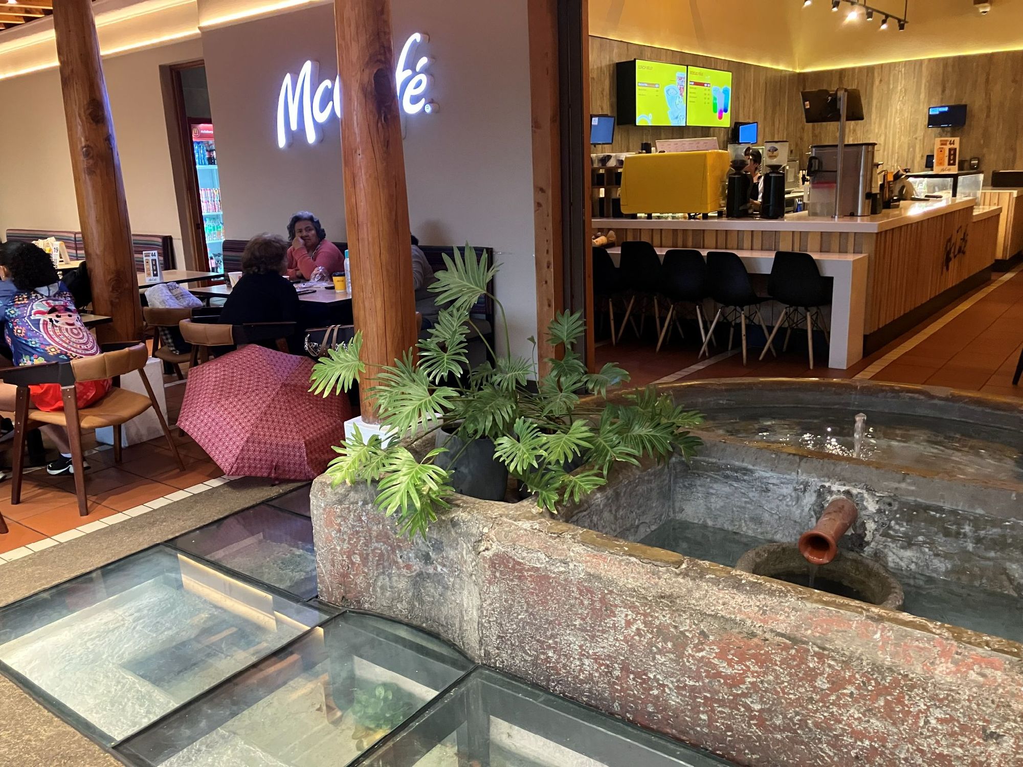 アンティグア・マクドナルド店内