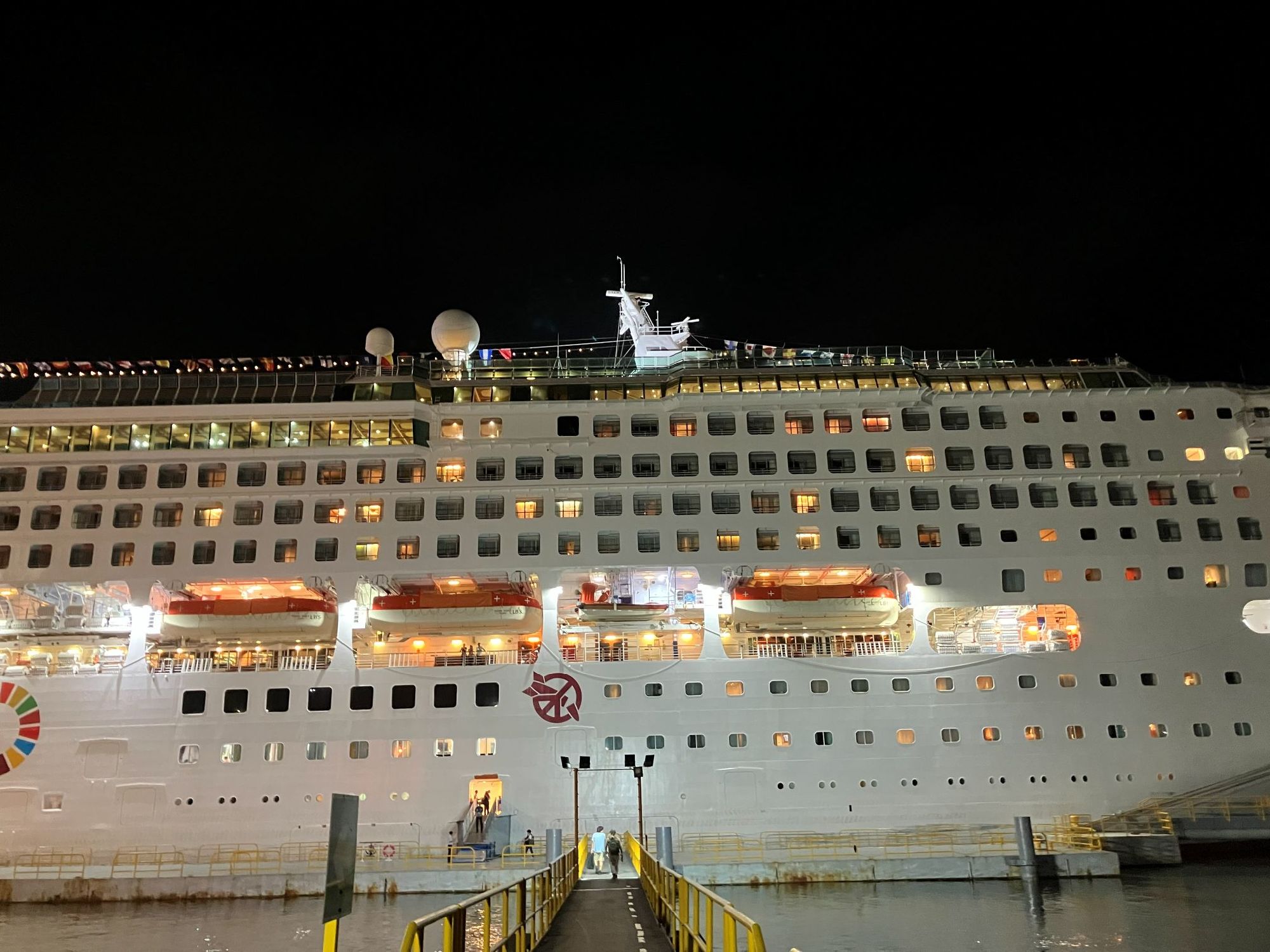 ピースボート夜景