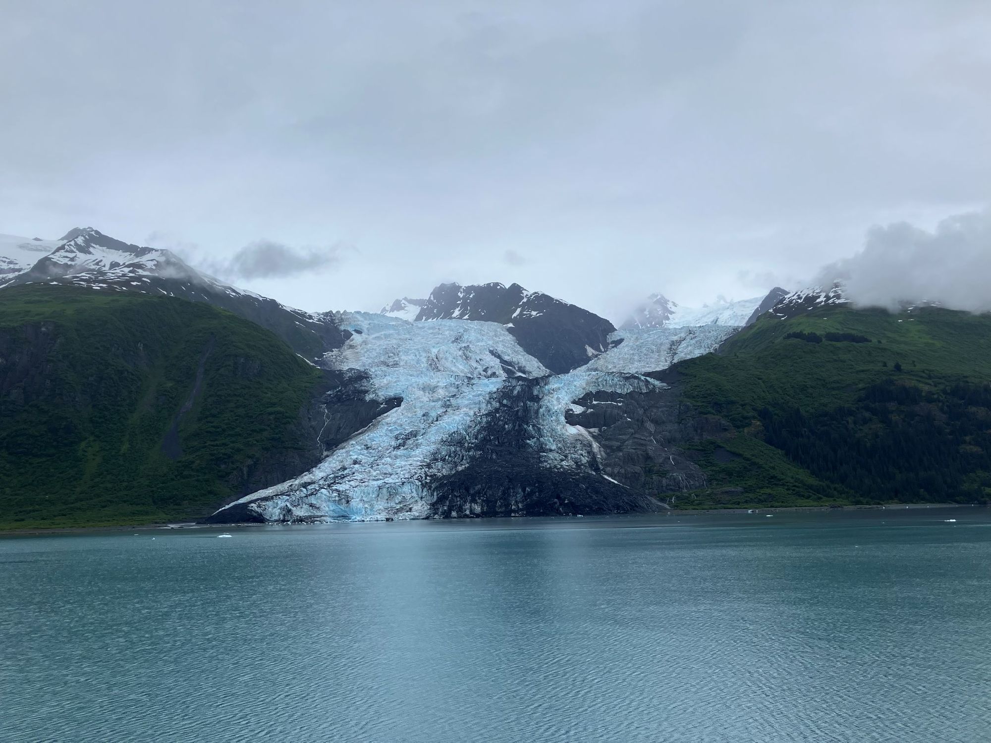 世界最大級の氷河