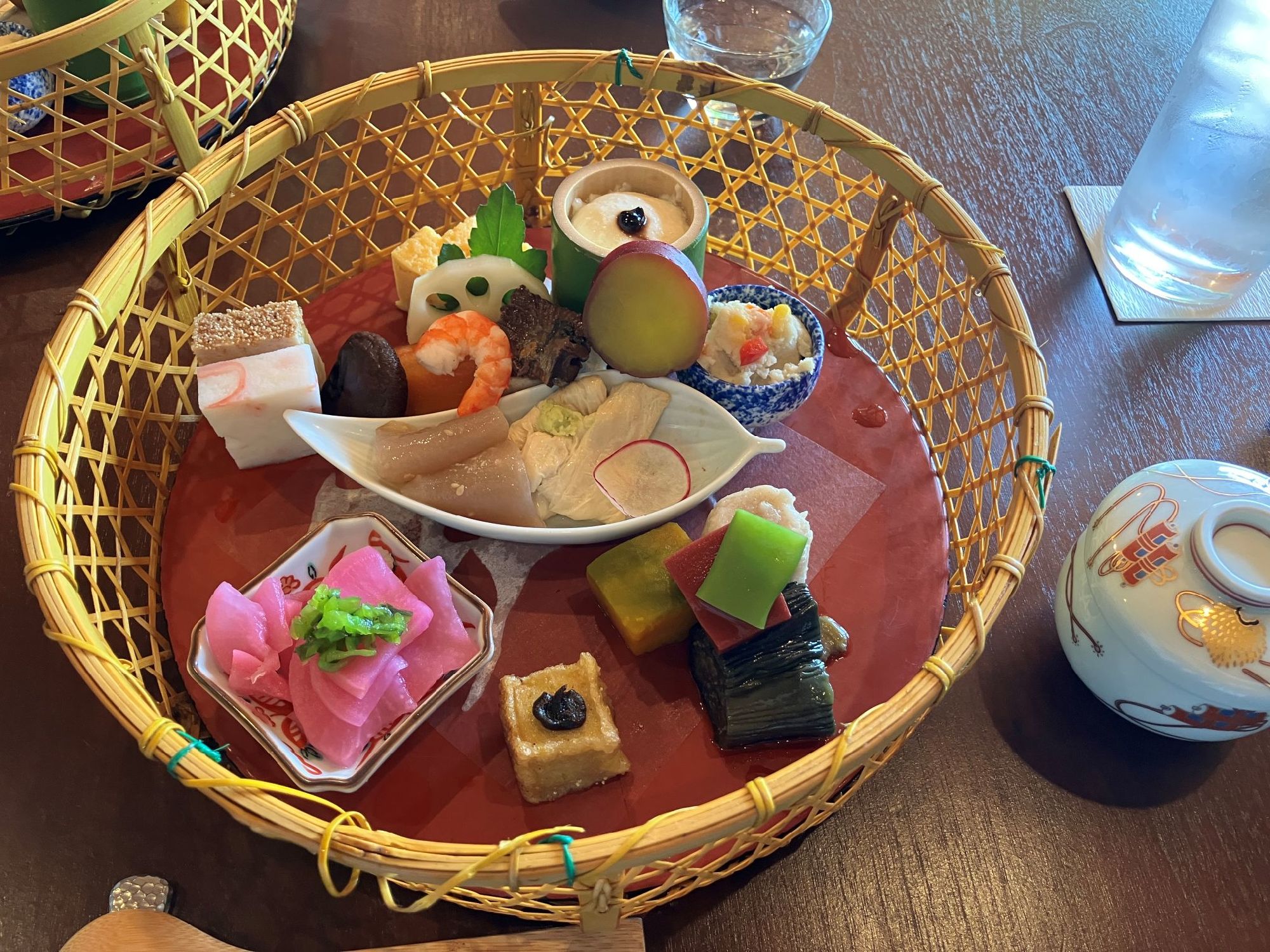 韻松亭の食事
