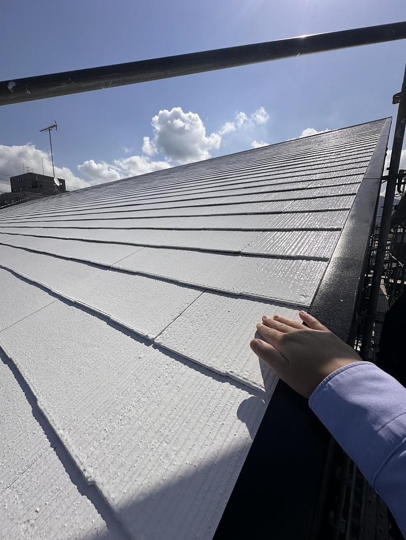 屋根をホワイトへ塗装。遮熱効果あり。