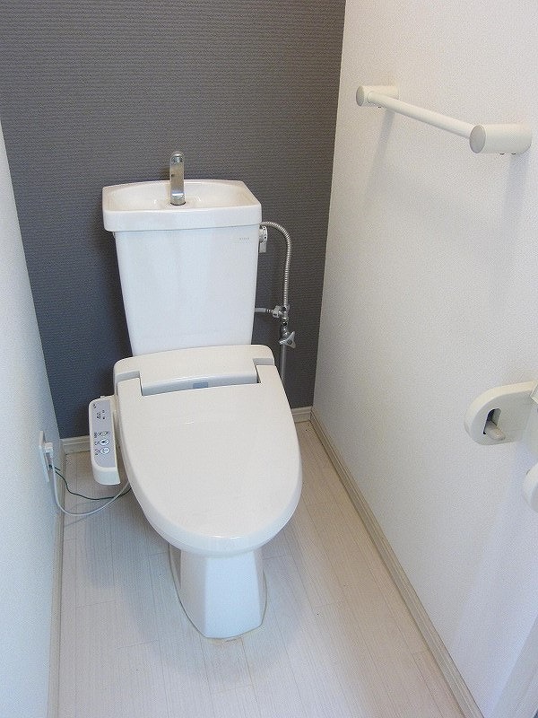 トイレ 施工前 ビフォー