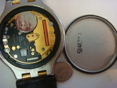 オメガの電池交換。デビル二針 ベルト部分が変わった時計。無水銀電池 
