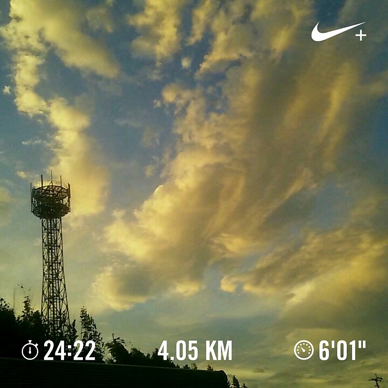 ジョギング　ランニング　トレーニング　夕焼け　屋久島