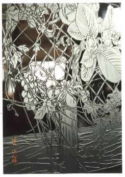 リアルな線画を彫り込む エッチング ガラス イラスト ガラス工芸 松岡順子 マイベストプロ福岡
