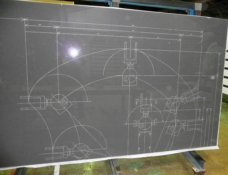 色硝子　スリ抜き　サンドブラスト　安川電機　壁面ガラス　図面　ロボット工学