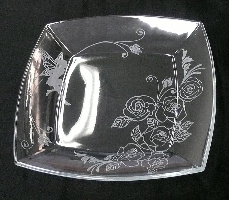 硝子皿 オーダーエッチング ひな祭り 1点もの 記念品 硝子皿 オーダーエッチング ひな祭り 1点もの 記念品