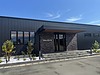 社屋の歴史をガラスに刻む リニューアル記念プレートを製作しました