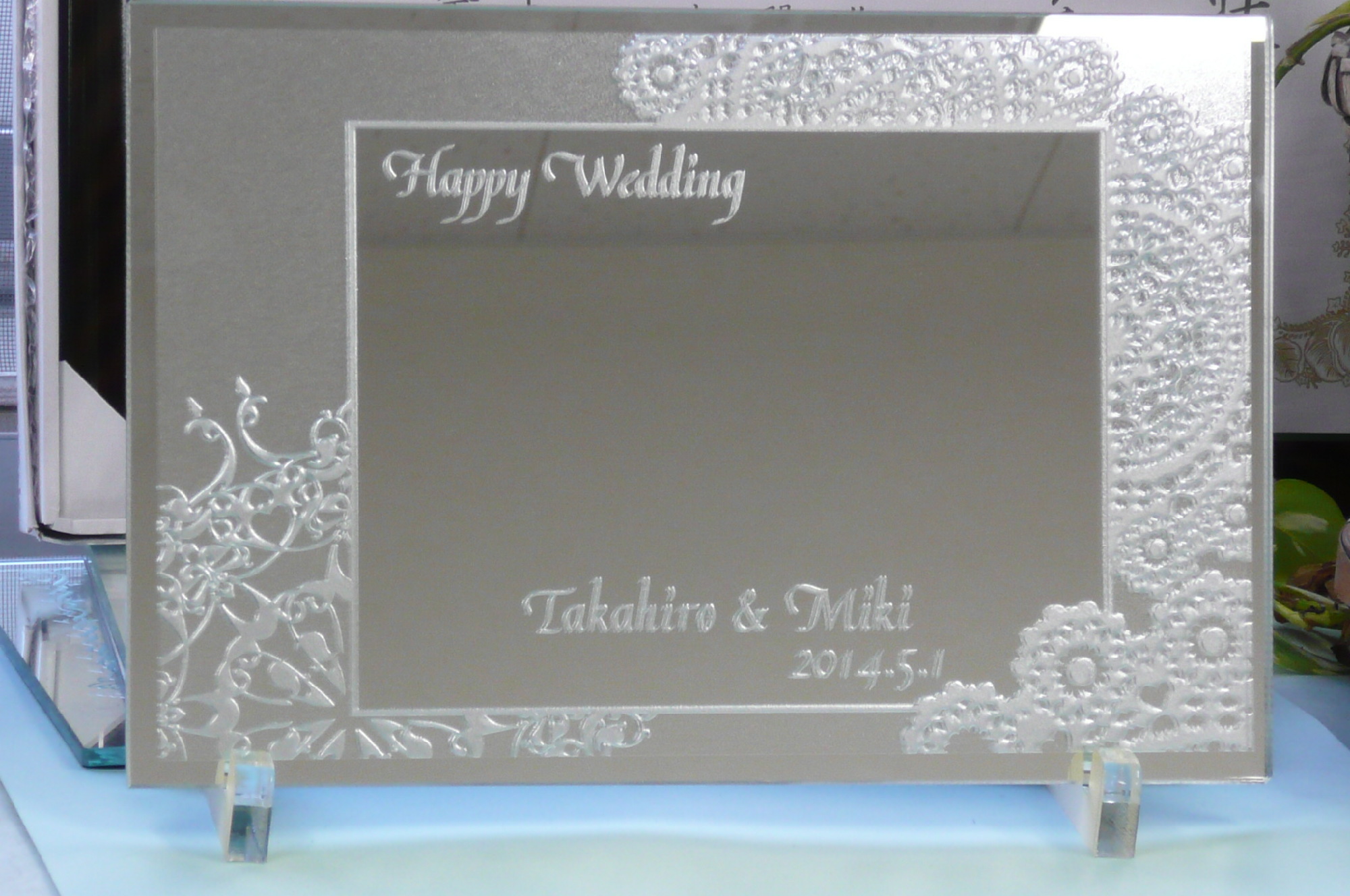 鑑の部分を広く残したデザイン