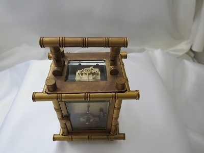 キャリッジクロック（貴族の旅行用時計）：上面