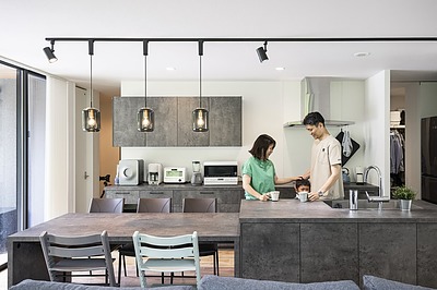 宗像市で共働き子育てを楽しく。一級建築士が教える「家事動線」の最適解と失敗しない間取り術