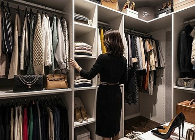 「服・靴・バッグが多い」悩みを解決！衣替え不要なウォークインクローゼットのつくり方｜古賀市で建てる注文住宅