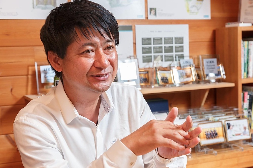 枇杷光二 びわこうじ