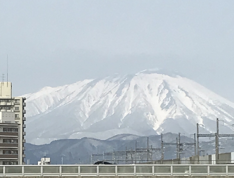 18.3.13 岩手山