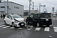 「黄色信号」で交差点に進入して衝突…。どっちが悪いの？過失割合の真実と自己負担を減らす賢い修理法