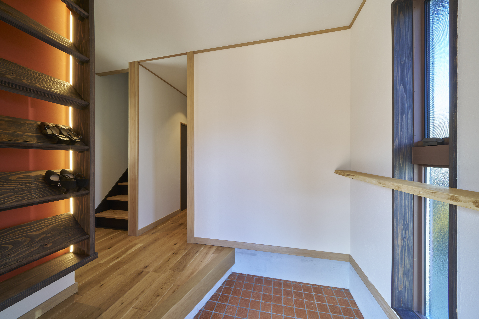 隠すから見せる収納