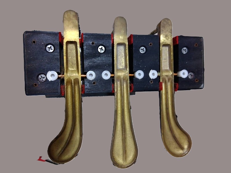 ペダルの裏側 ペダルの裏側