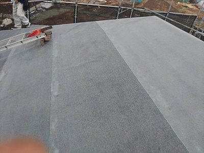 【広島市の屋根葺き替え工事】築35年・3回目の修繕｜Tルーフ施工事例