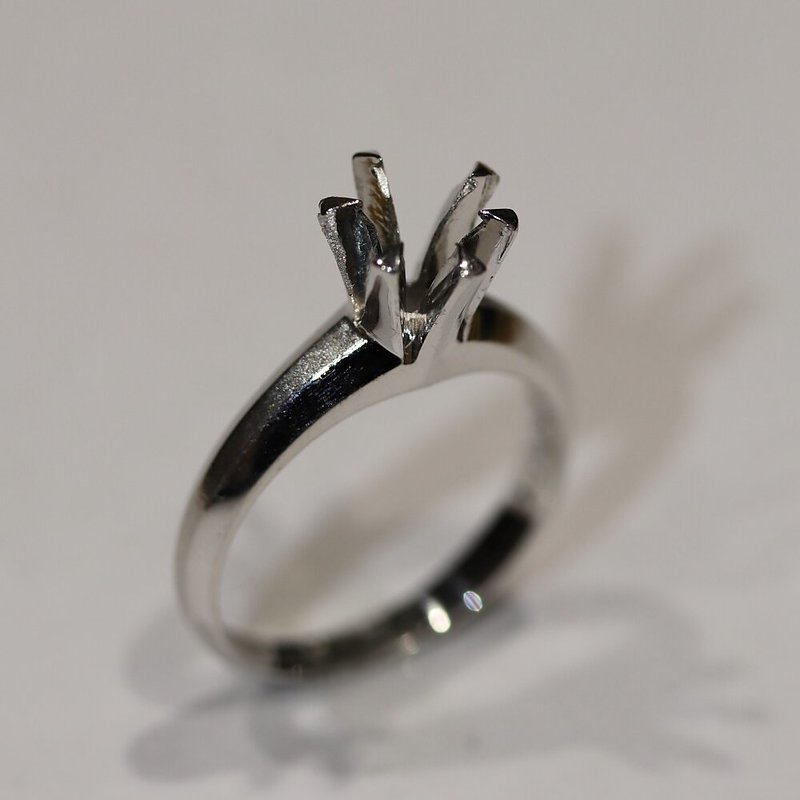 広島市西区K様のプラチナ立て爪ダイヤリングジュエリーリフォーム前