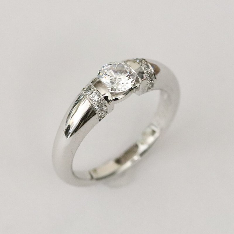 広島市安佐北区K様のプラチナ立爪ダイヤリングジュエリーリフォーム後 広島市安佐北区K様のプラチナ立爪ダイヤリングジュエリーリフォーム後