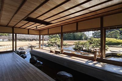 壁の建築と柱の建築