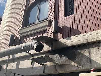 広島市中区金山町　飲食店 換気口壁 洗浄