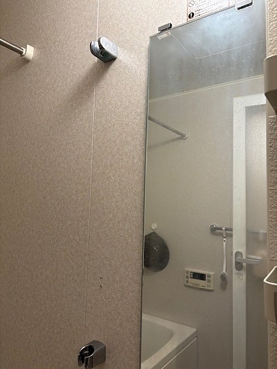 広島市中区千田町　浴室 鏡交換