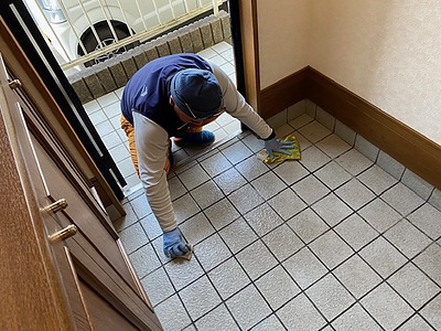 広島市東区　玄関クリーニング