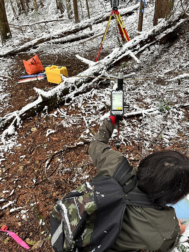 雪山作業背面