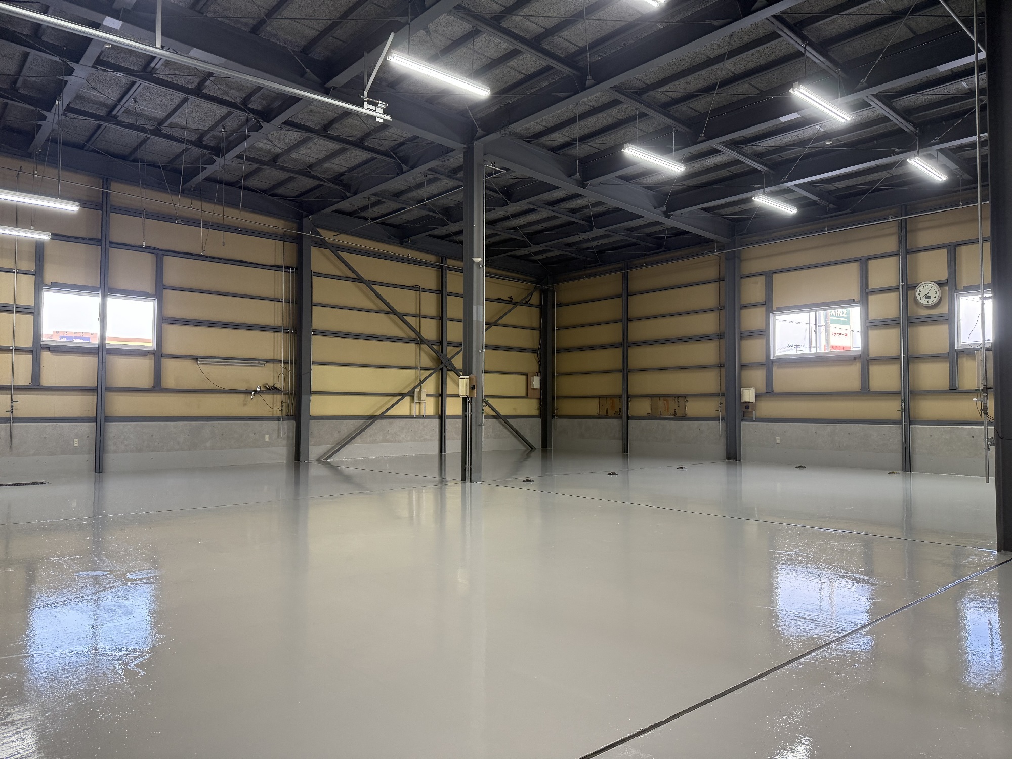 北広島市大曲 貸倉庫 床 防塵塗装 施工後