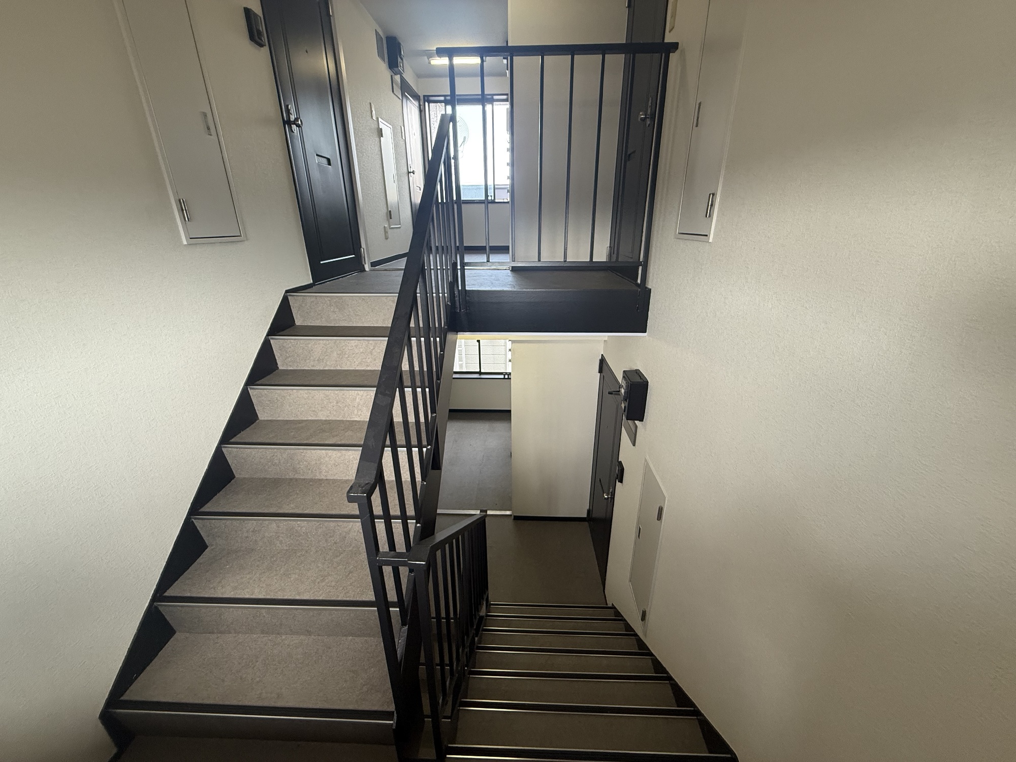 札幌市東区アパート共用部 施工後