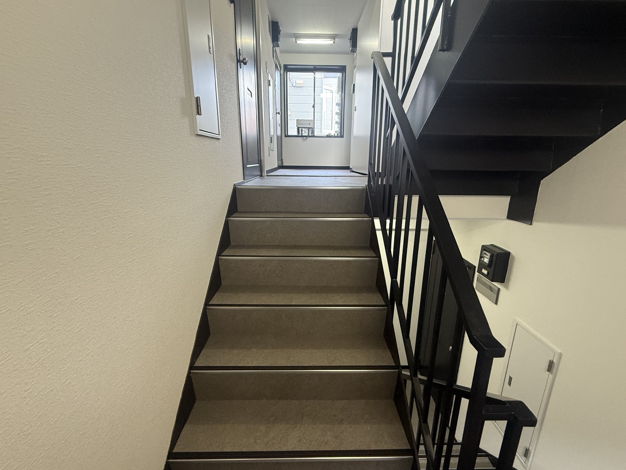 札幌市東区アパート共用部 施工後
