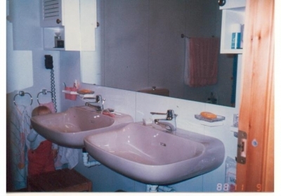 オスロの住宅　二人で使う洗面台