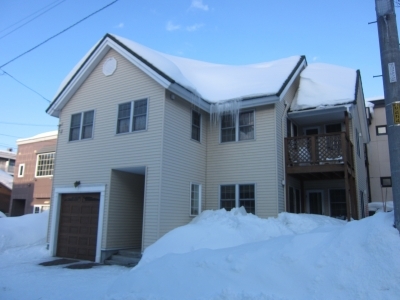 三角屋根　落雪防止屋根　コロナルーフ